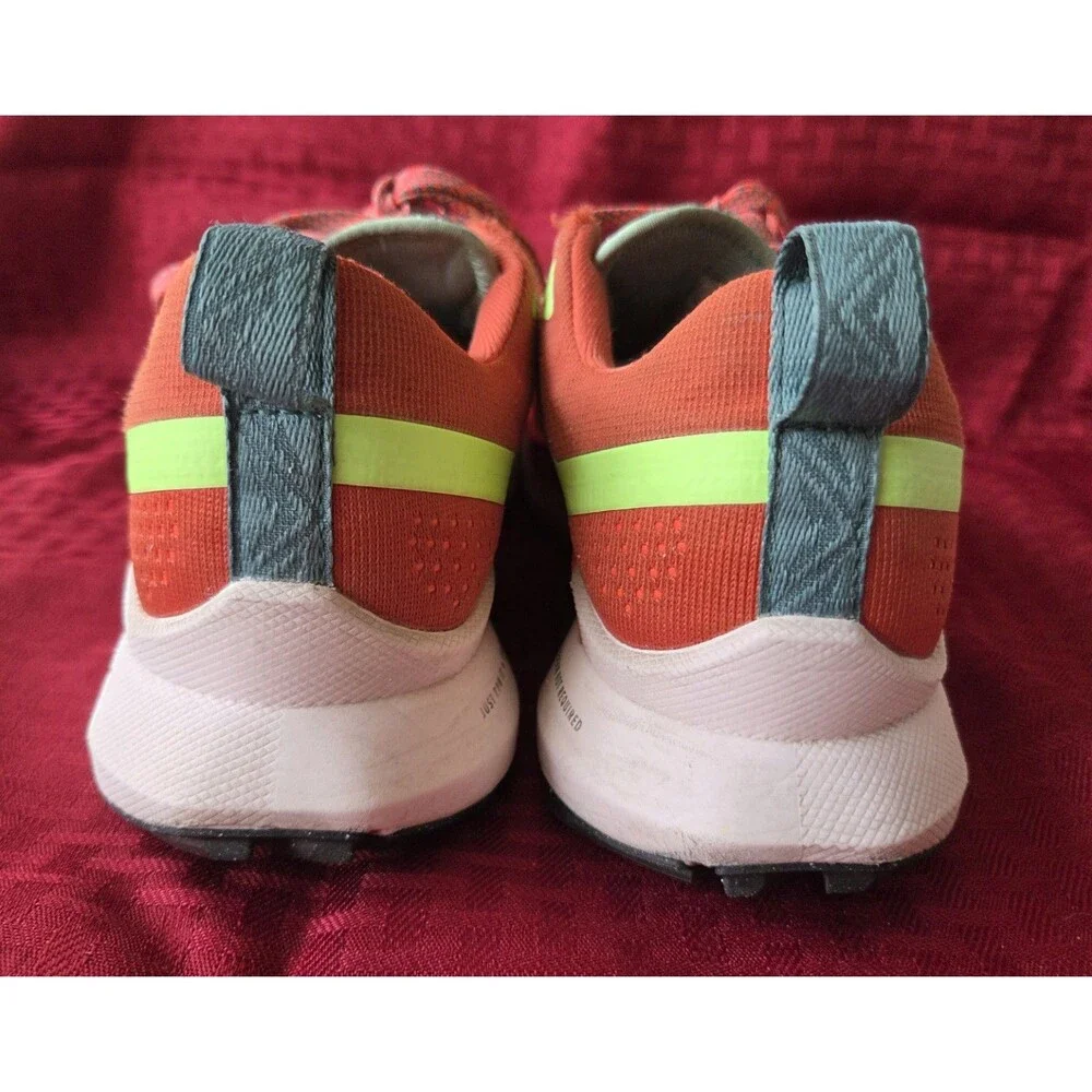 Nike Pegasus Trail 4 Womens 8.5 Shoes Orange Red DJ6159-801 Running Sneaker Walk